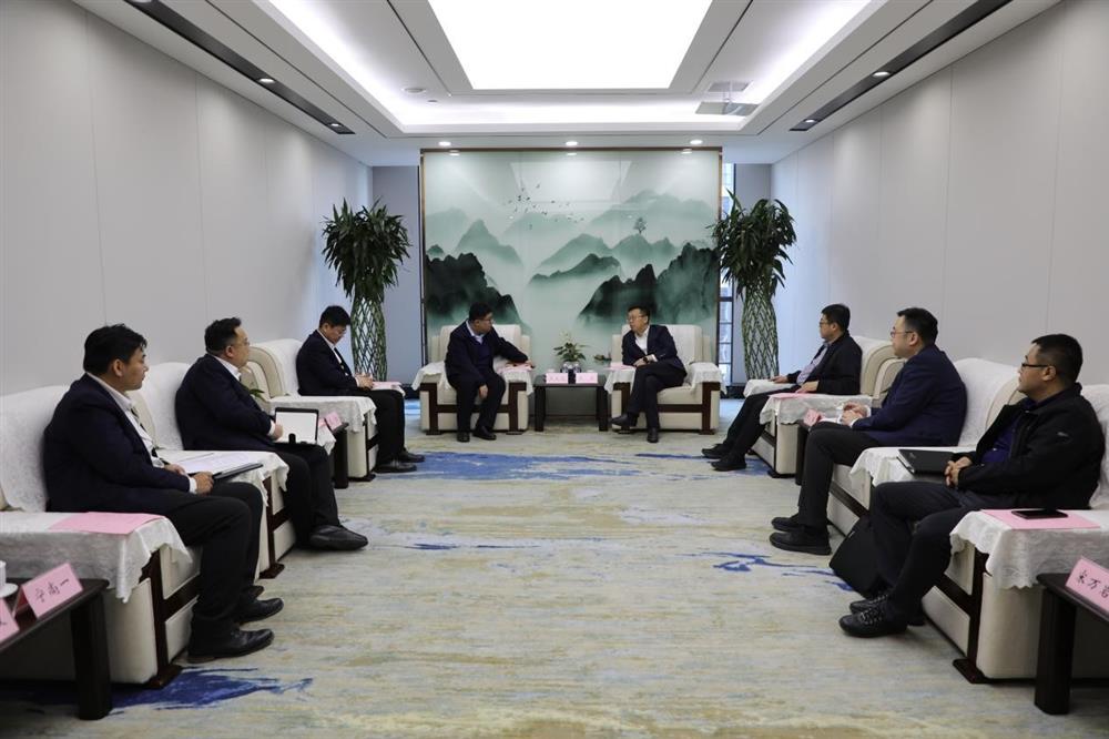 深化銀企合作！ 威海銀行濟南分行一行到產發(fā)集團洽談合作